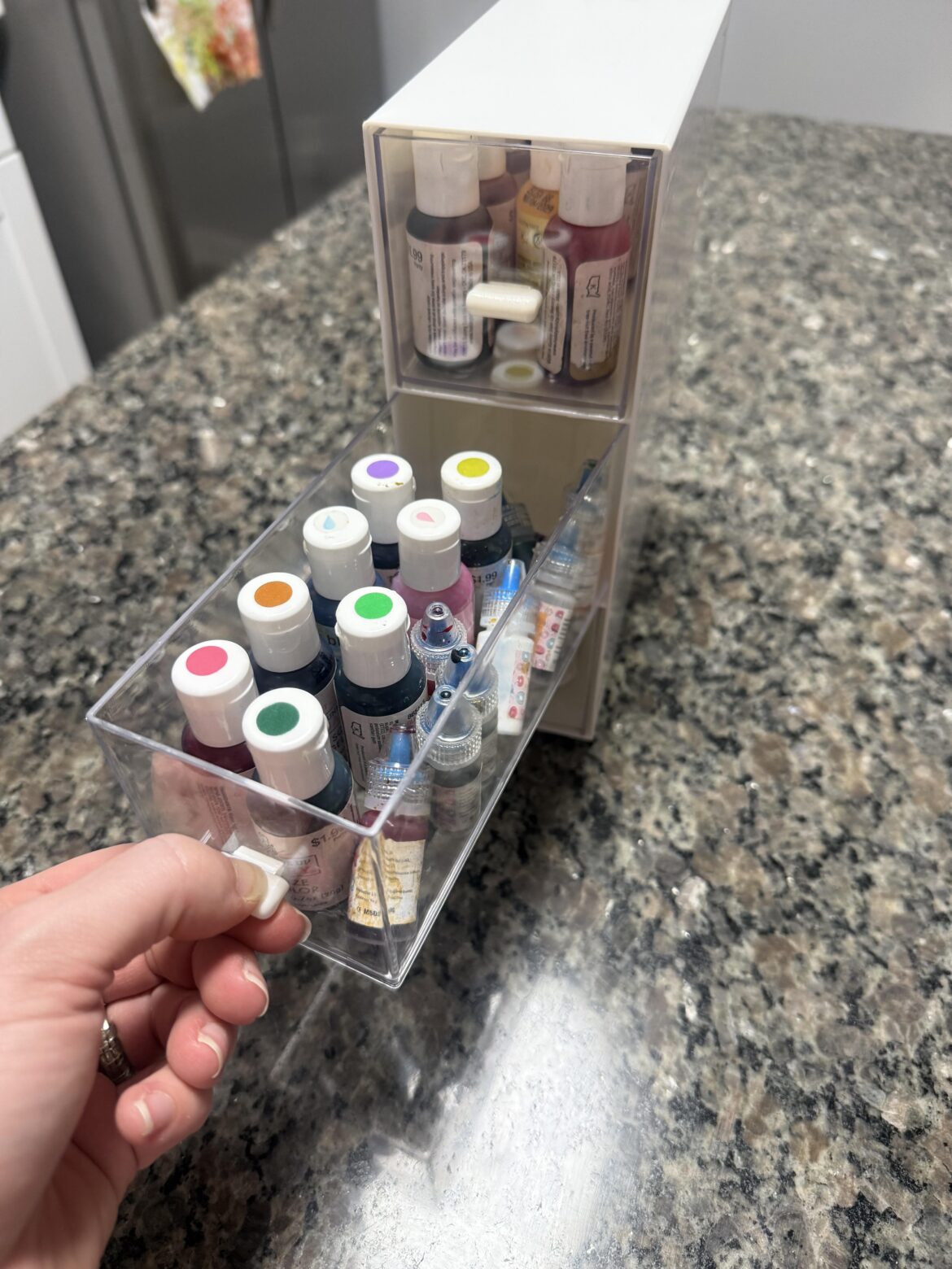 Gel food coloring organization
