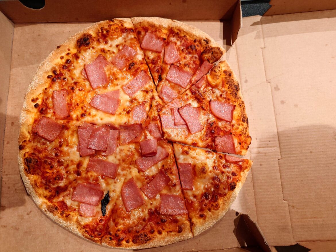 So they cut my pizza in 7 different sized pieces...