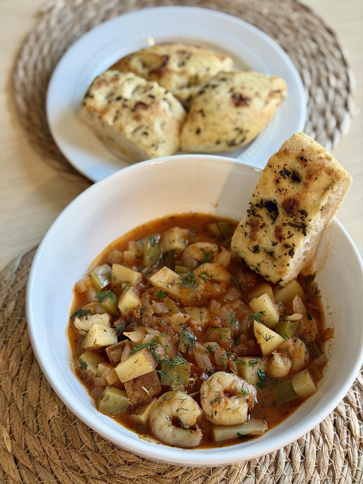 I’ve been ordering HelloFresh. It’s 2yrs now. Bay Area. No complaints! Food arrives fresh!