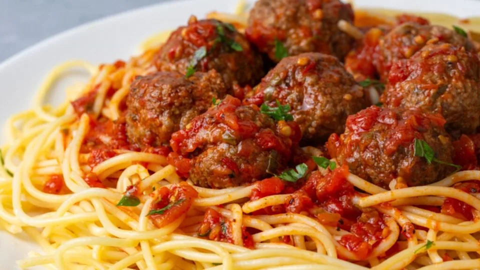 Spaghetti with meatballs and tomato sauce, Italian pasta