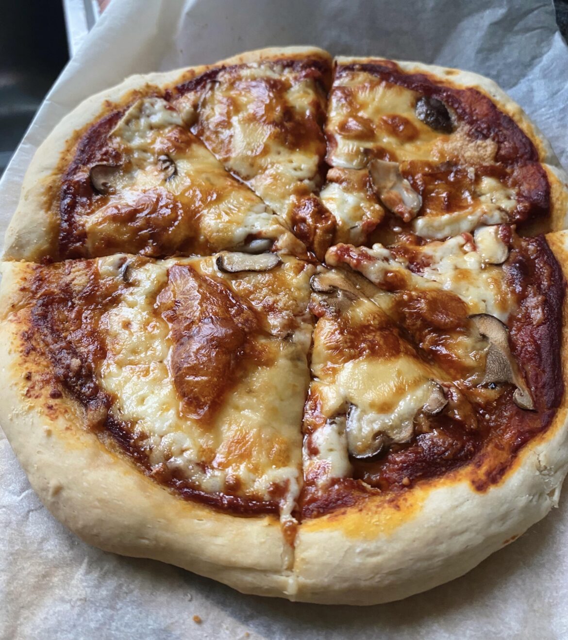 [homemade] Made my very first pizza!