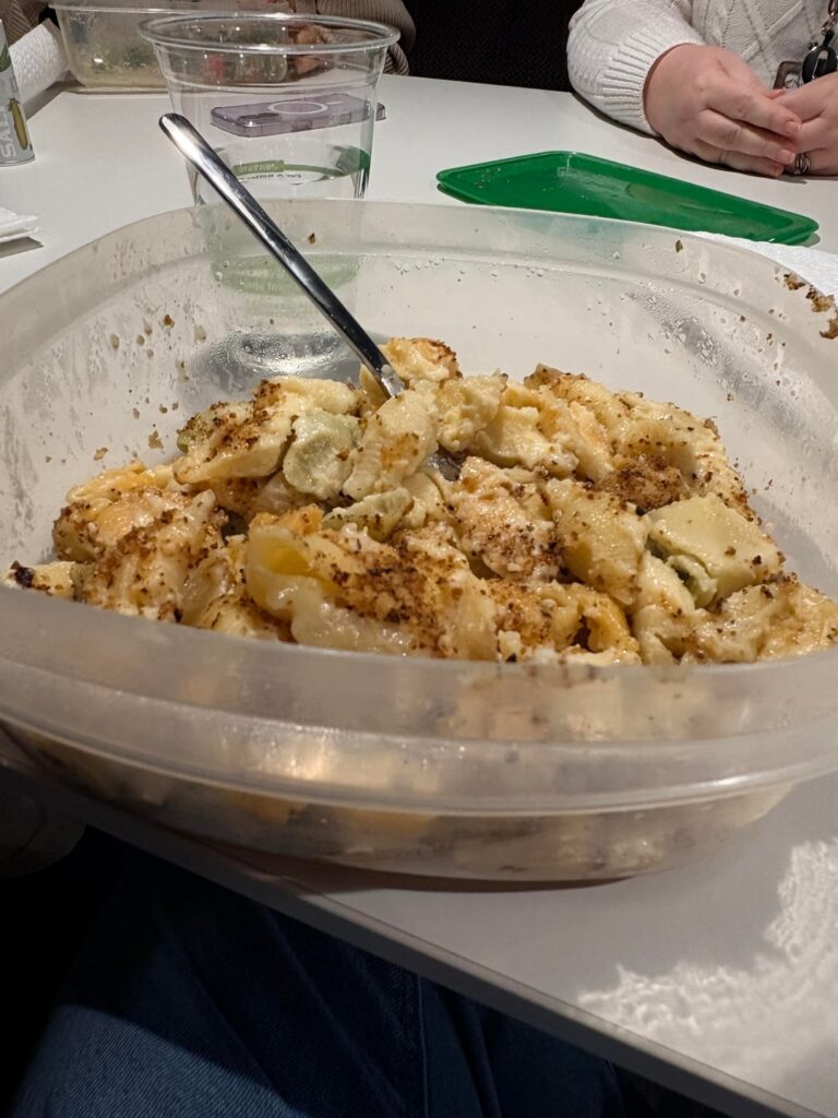 Calories in white cheddar mac and cheese?