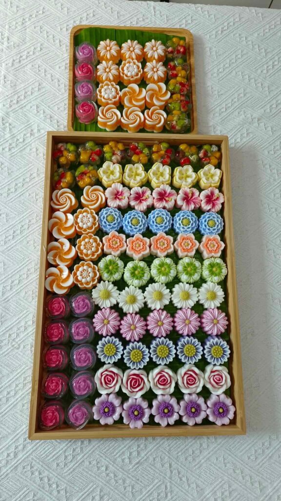 I made Thai coconut milk jelly flowers 💐 Can’t wait to share these with my friends!