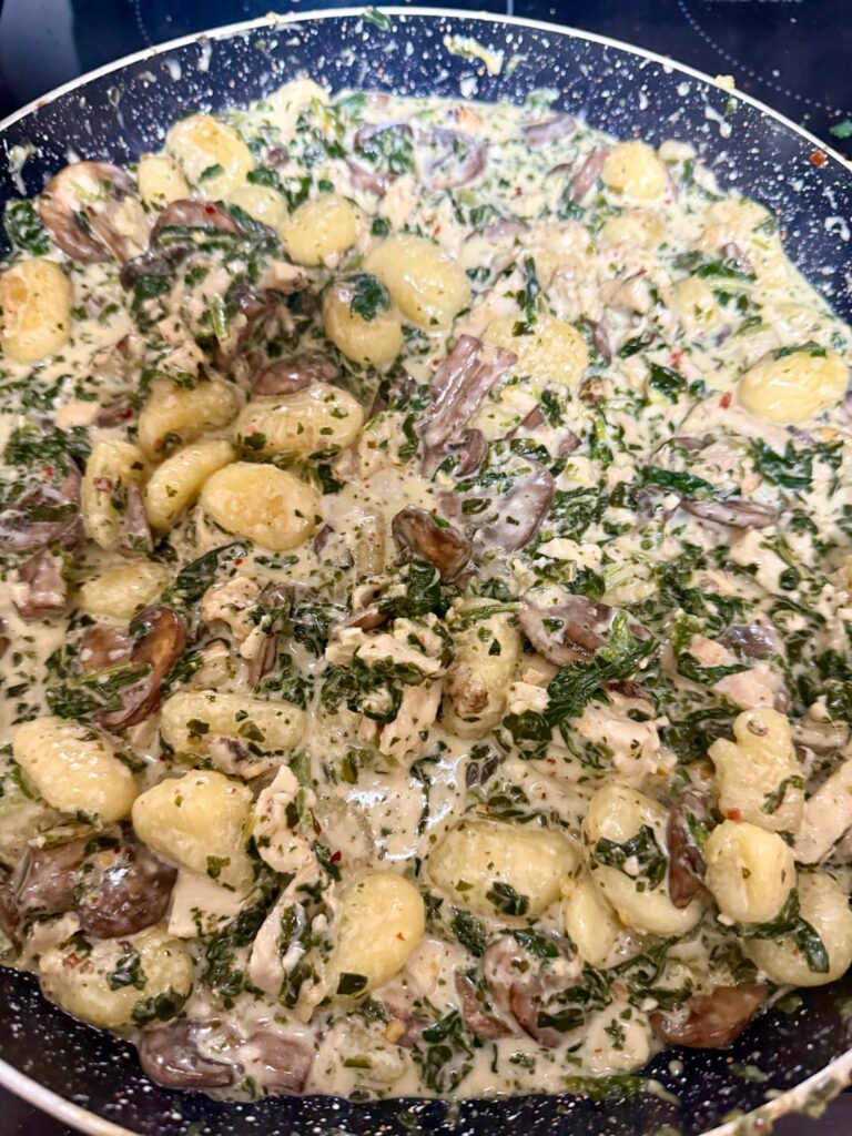 Garlic chicken & spinach gnocchi
