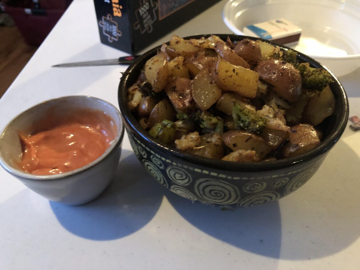Baked veggies and sauce - 415