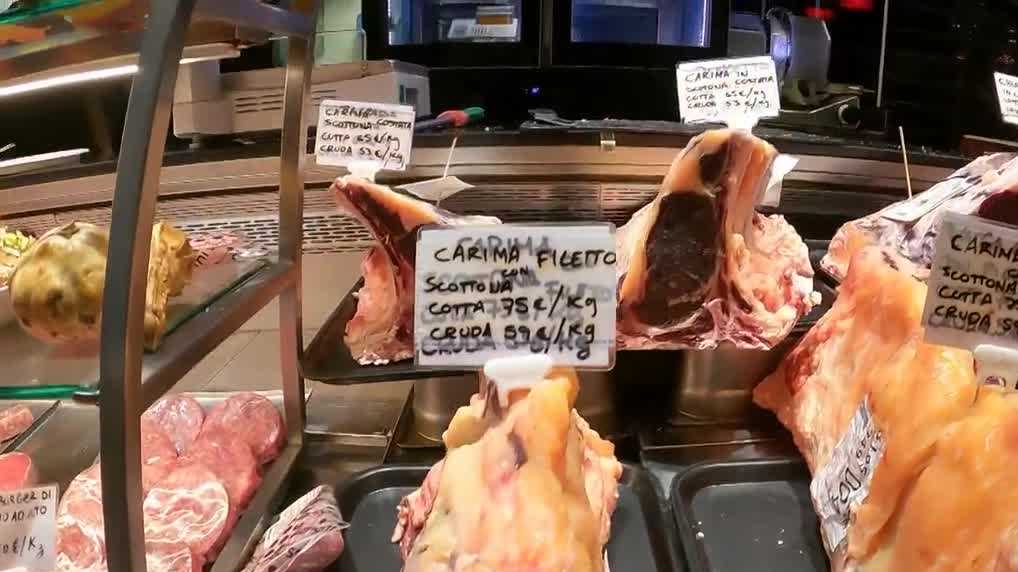 Domi goes on a late-night comfort food mission in Milan Domi goes on a late-night comfort food mission in Milan