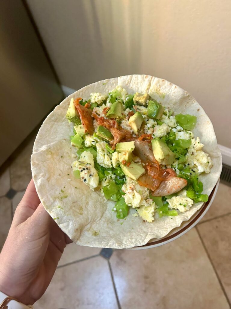 Obsessed with this breakfast - 369 cals, 36g protein, 35g fiber