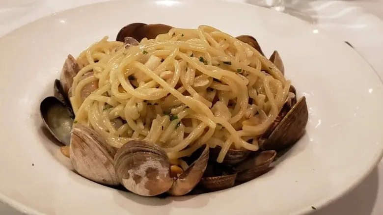 A plate of spaghetti with clams at LA restaurant Toscana