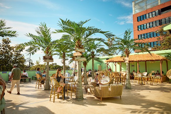 Moon Dog Beach Club is metres from Frankston Beach, which is seen in the theme.