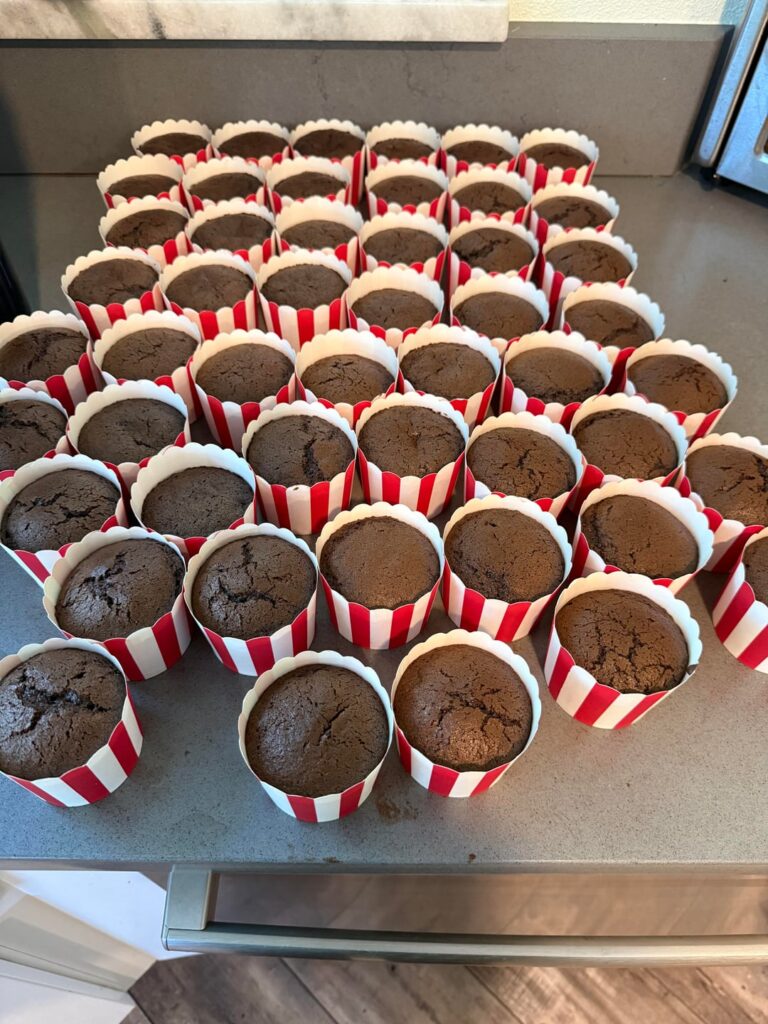 Help making buttercream “popcorn” for movie themed cupcakes
