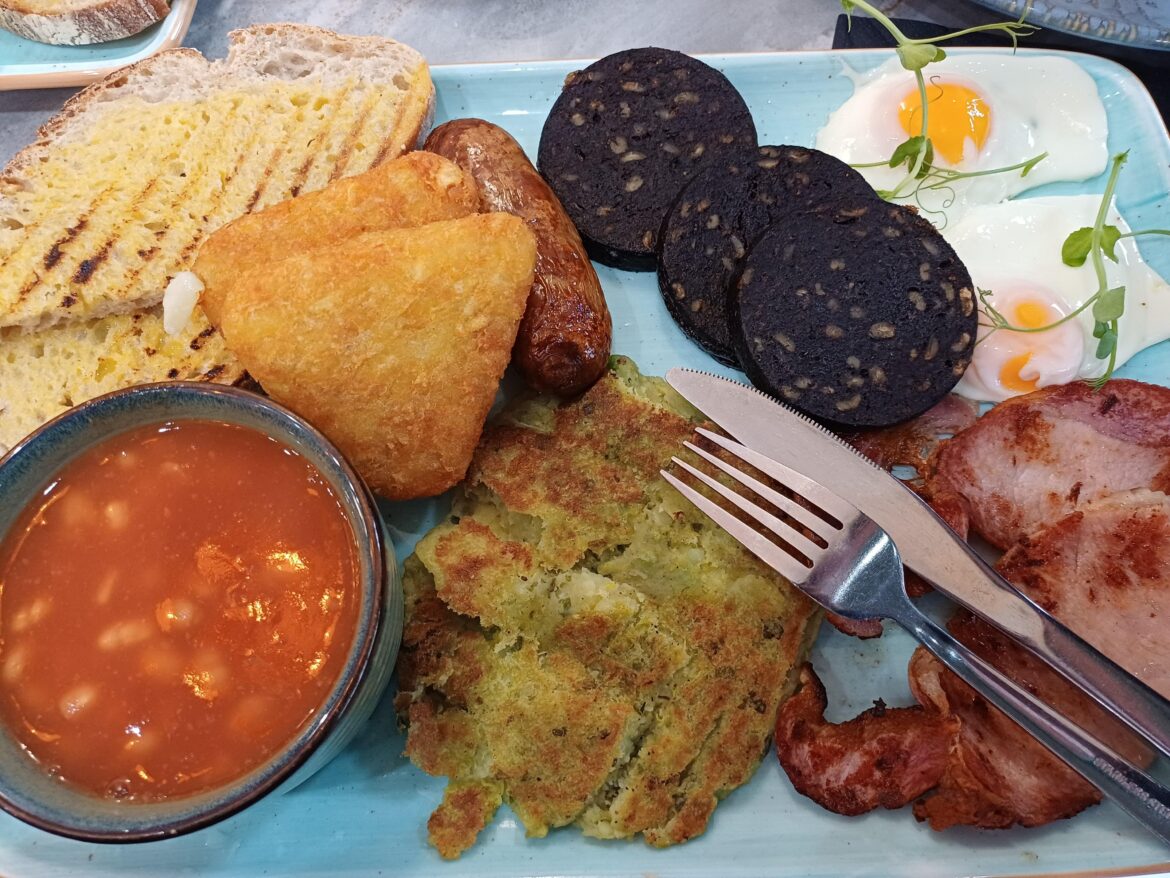 Today's breakfast - Viva Cafe (formerly Megabite), Eltham £10.90 + £2 for portion of Hash Browns