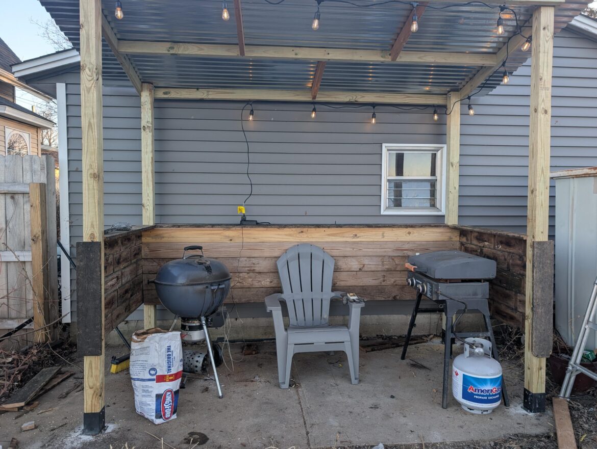 Built this shack out of garbage