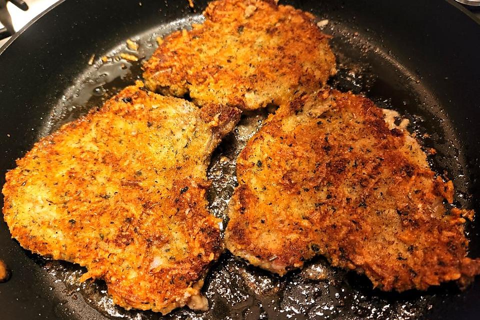 Crispy Italian Pan-Fried Pork Chops Recipe for Busy Nights (15 Minutes, 8 Ingredients) | Pork Crispy Italian Pan-Fried Pork Chops Recipe for Busy Nights (15 Minutes, 8 Ingredients)