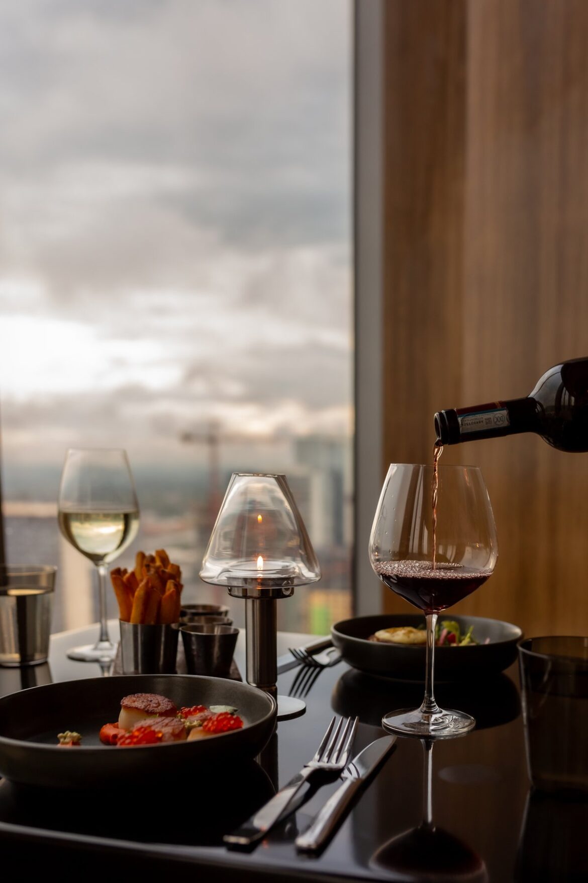 14 Romantic Bars & Restaurants for Valentine’s Day 14 Romantic Bars & Restaurants for Valentine’s Day