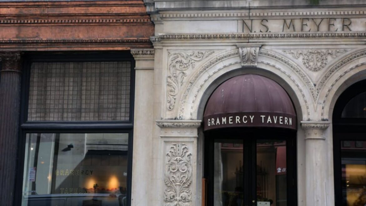 Gramercy Tavern storefront