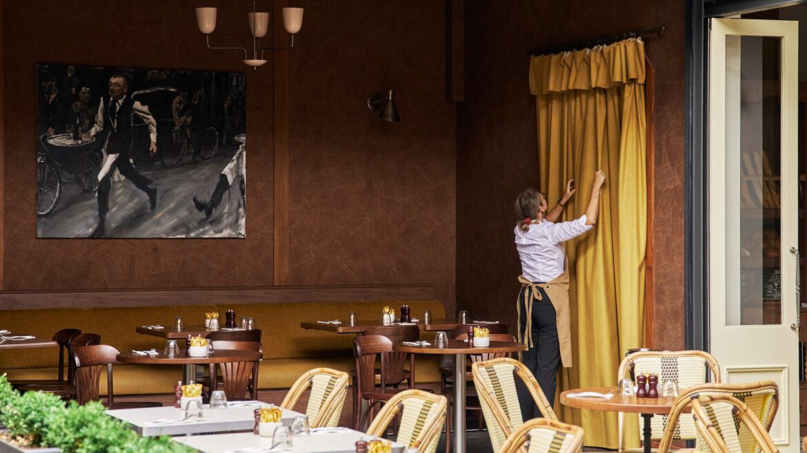 Lucette, Bowral Review