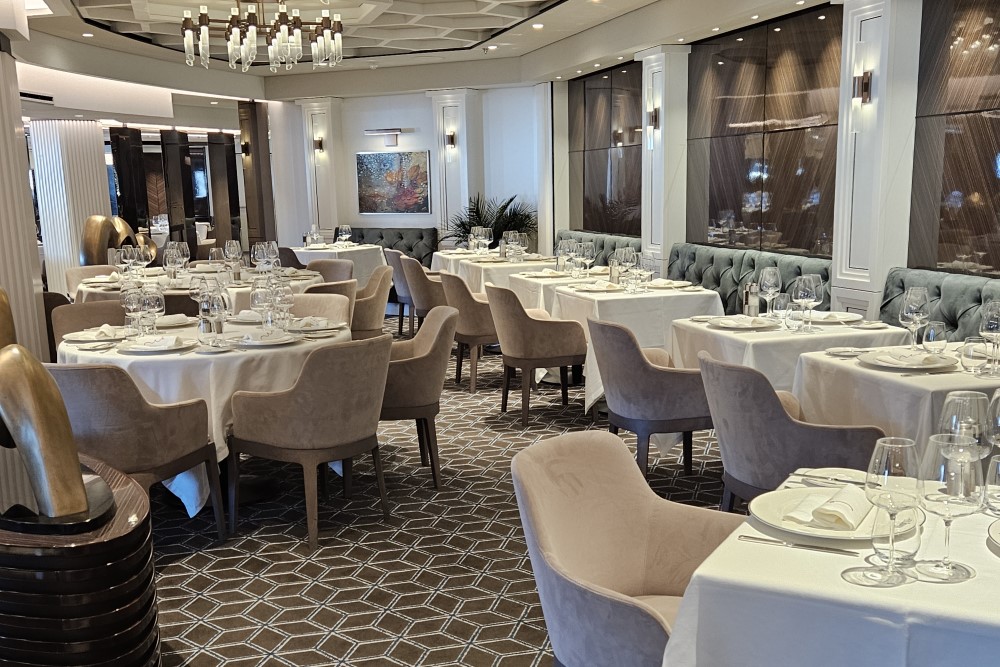 explora journeys fil rouge restaurant