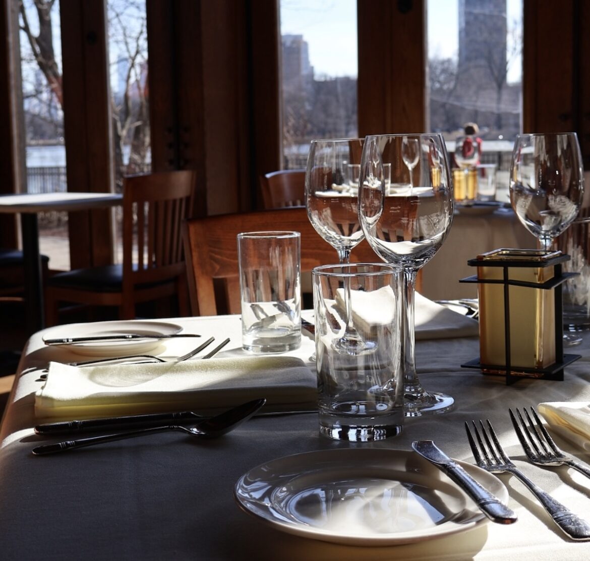 3 Chicago Restaurants Named Among Most Romantic in the U.S.