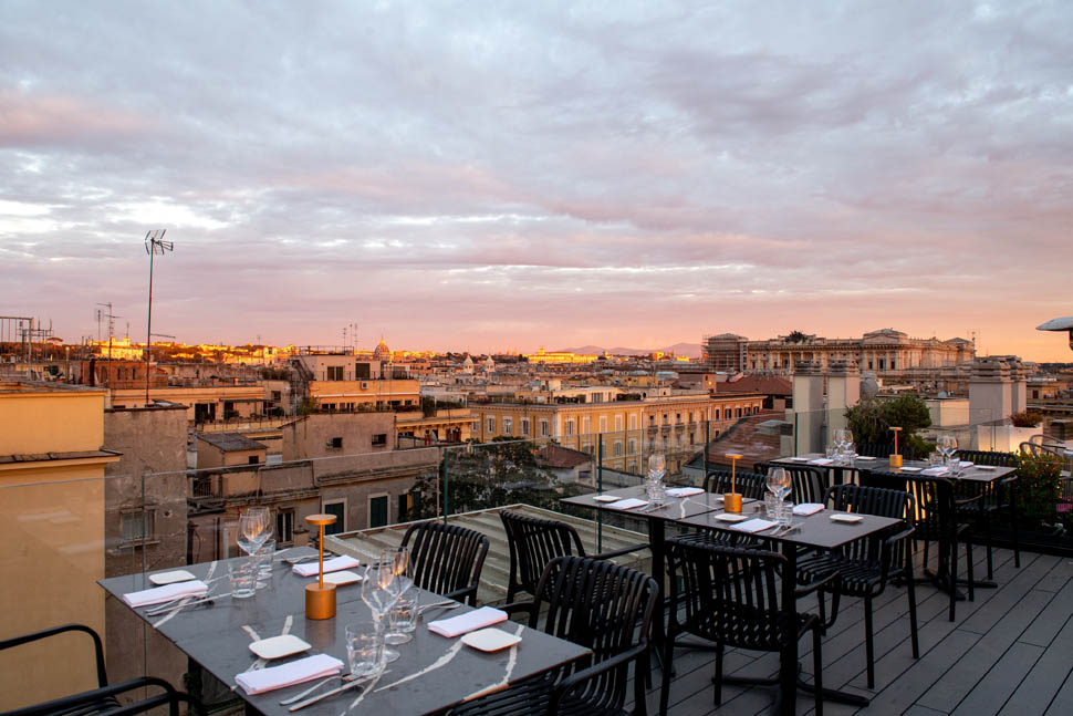 Ozio Restaurant tavoli al tramonto PhFar Agency