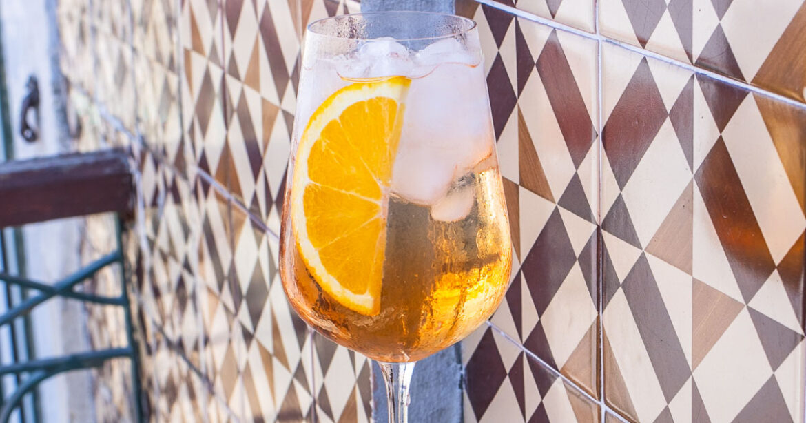Portuguese Spritz (Delightfully Refreshing) Portuguese Spritz (Delightfully Refreshing)