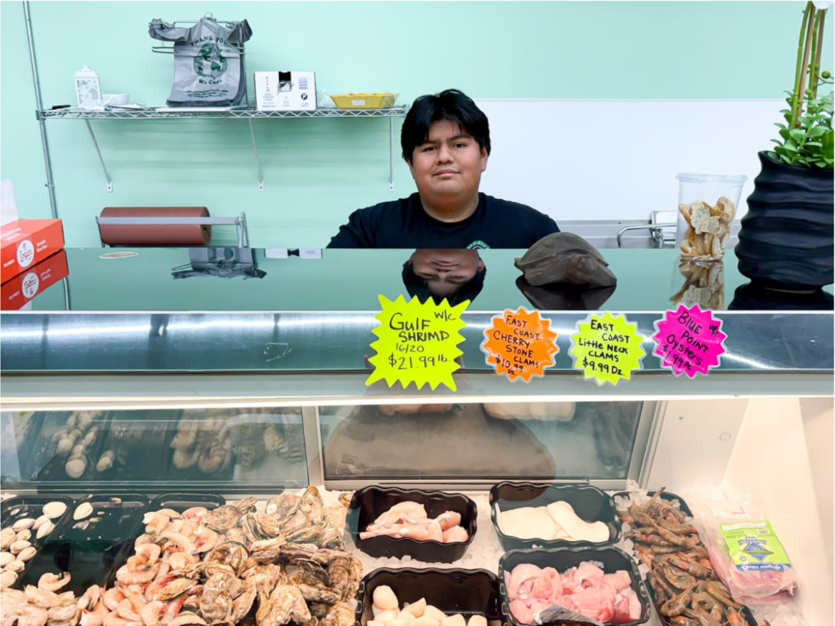 Santiago’s Seafood Market: Quality college dining