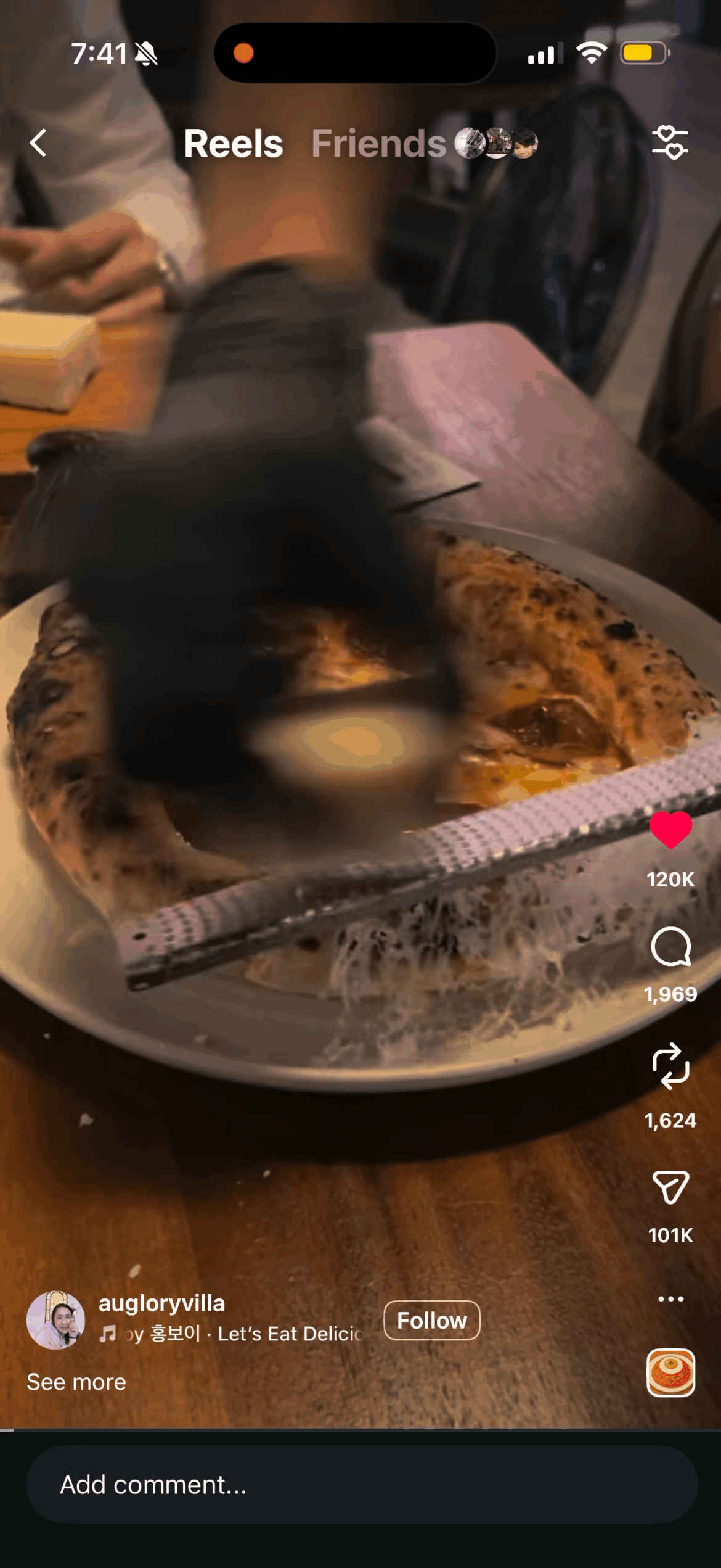 Reverse (?) stuff crust pizza