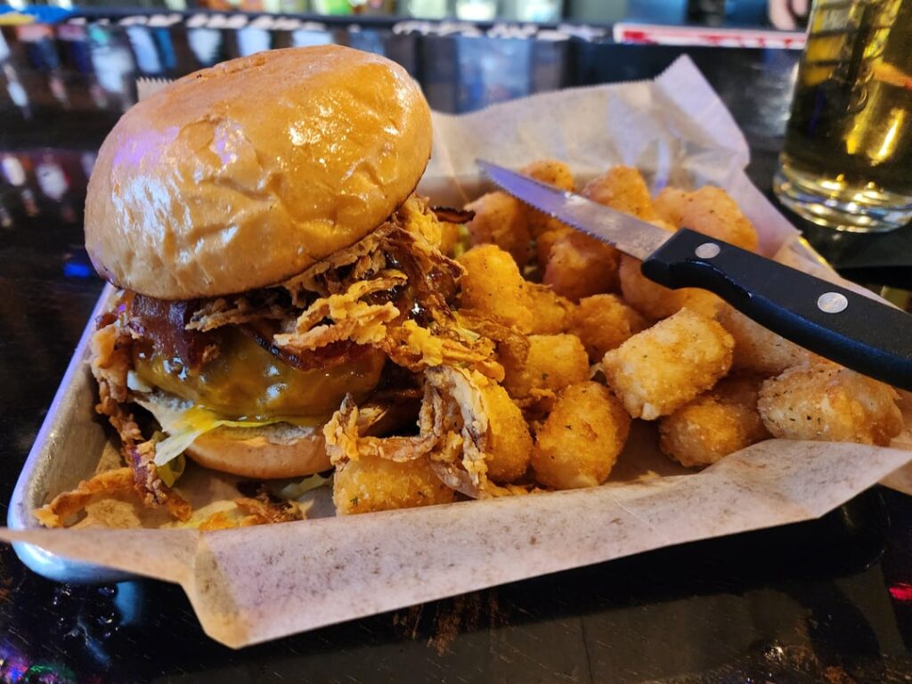 Delicious Burger local spot