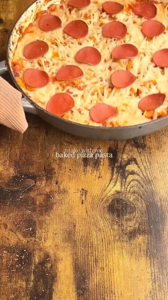 Baked Pizza Pasta (vegan)