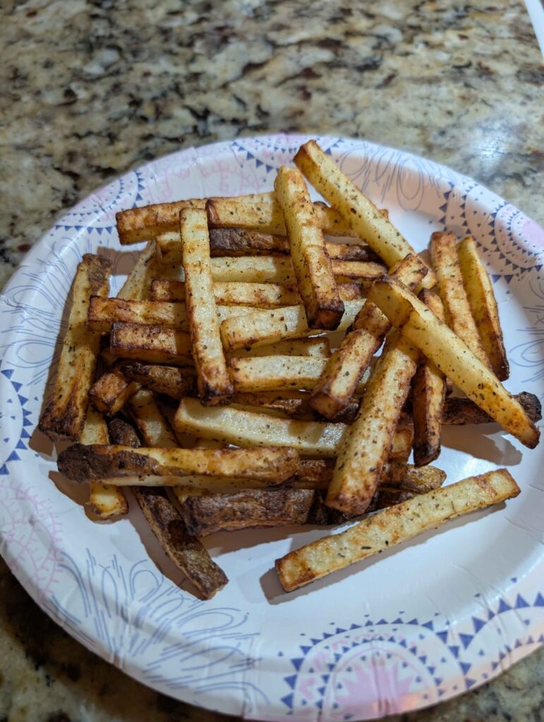 My favorite snack/side dish, 206 calorie air fryer fries