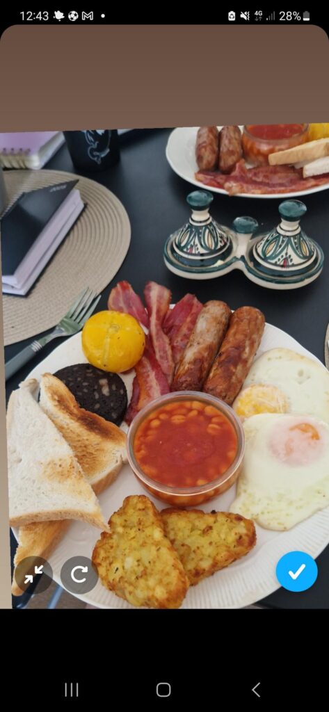 Girlfriend's first attempt at a full English (she polish and isn't a big fan of them, especially black pudding)