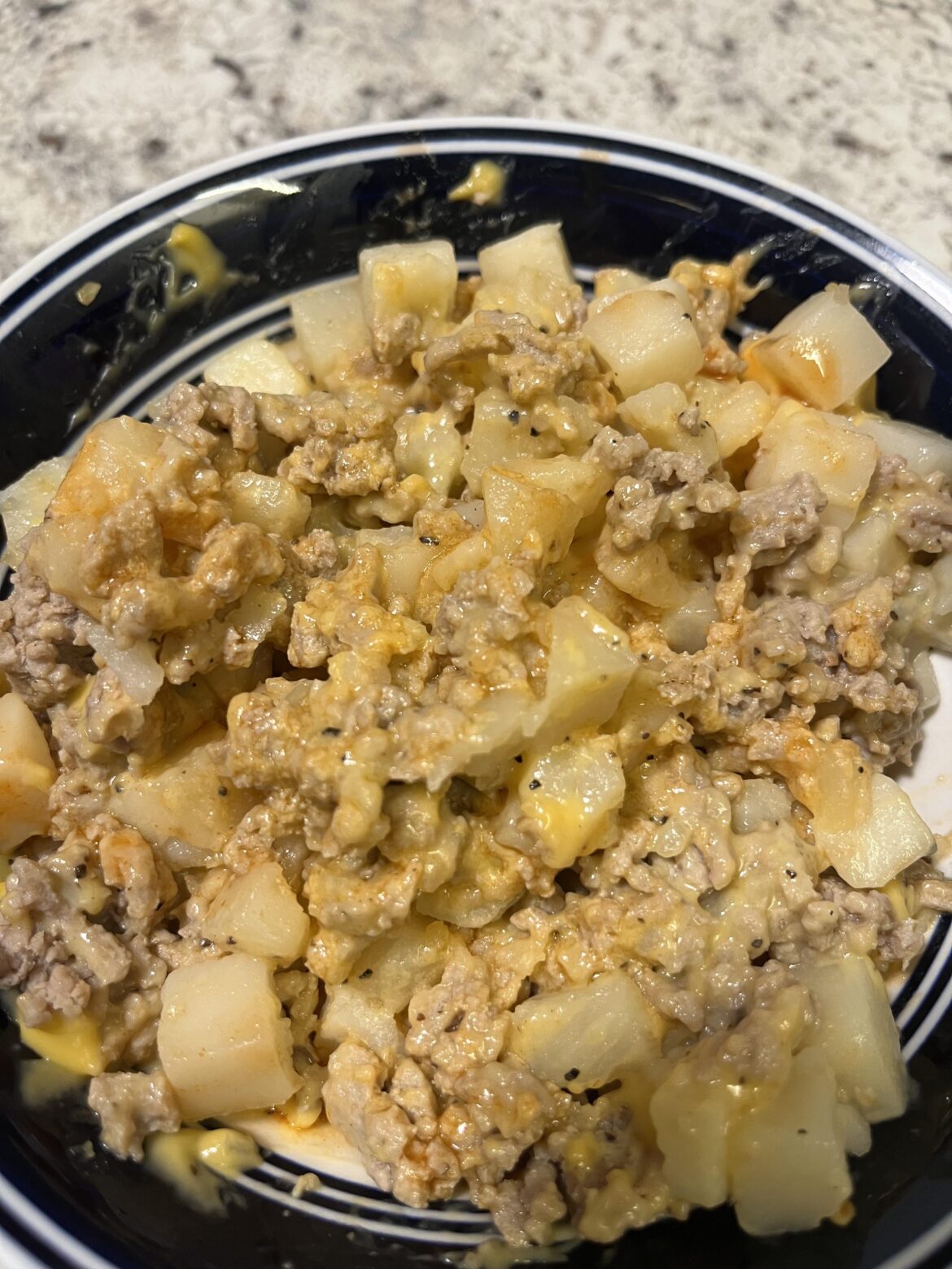 Ground turkey & cheesy potato’s . 33g protein 400 cal. So filling and gives me cheeseburger vibes. :-)