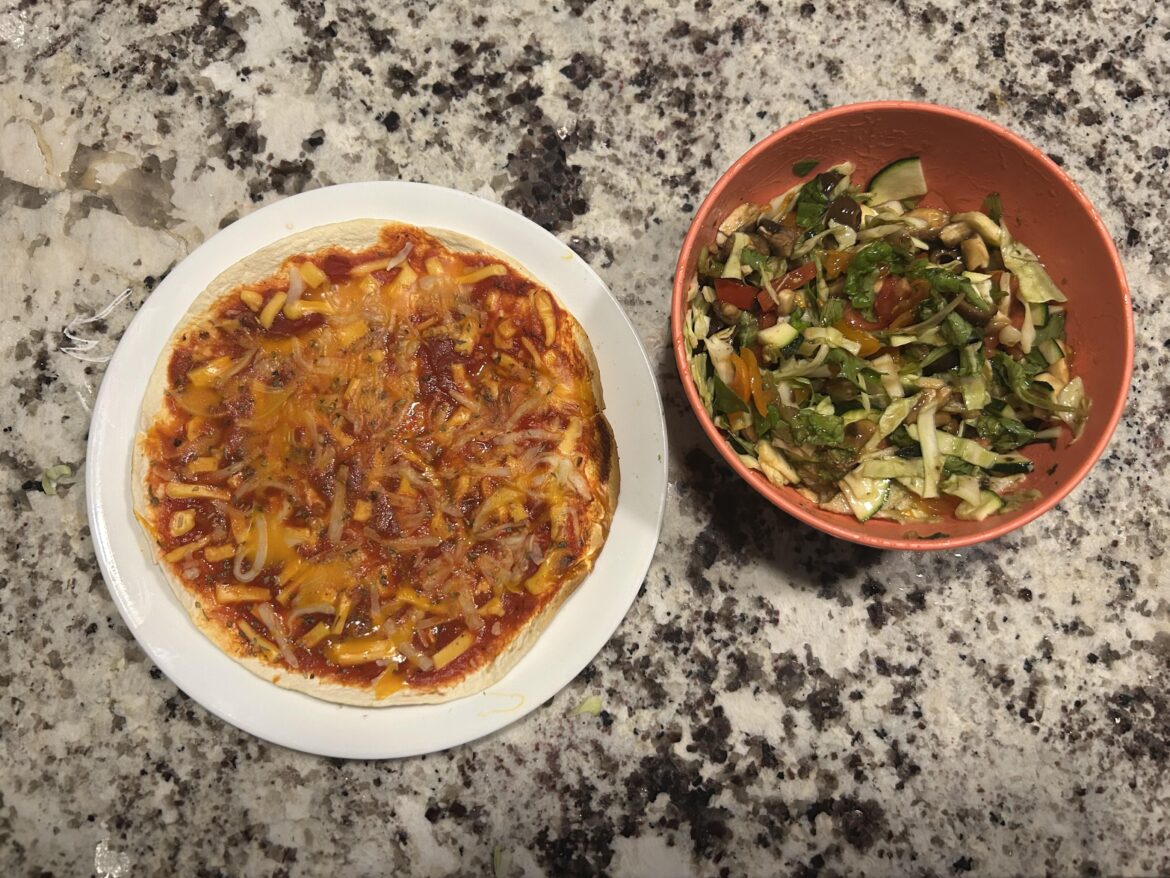 crispy pizza & salad (228 cals)