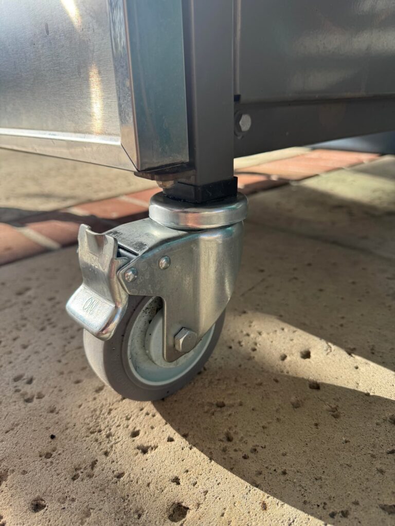 Weber Summit S-470 wheel replacement