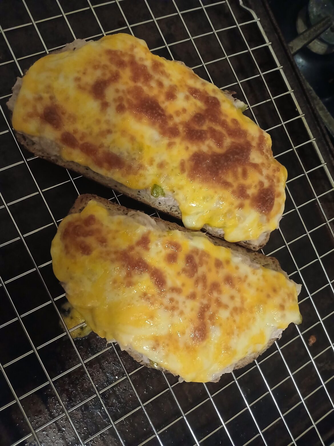 does anybody know what time it is? TUNA MELT TIIIIIME