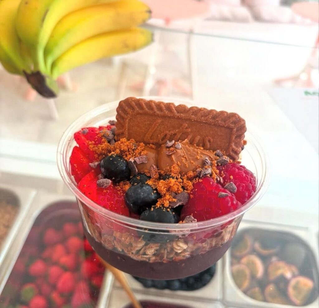 How many calories for these açai bowls?