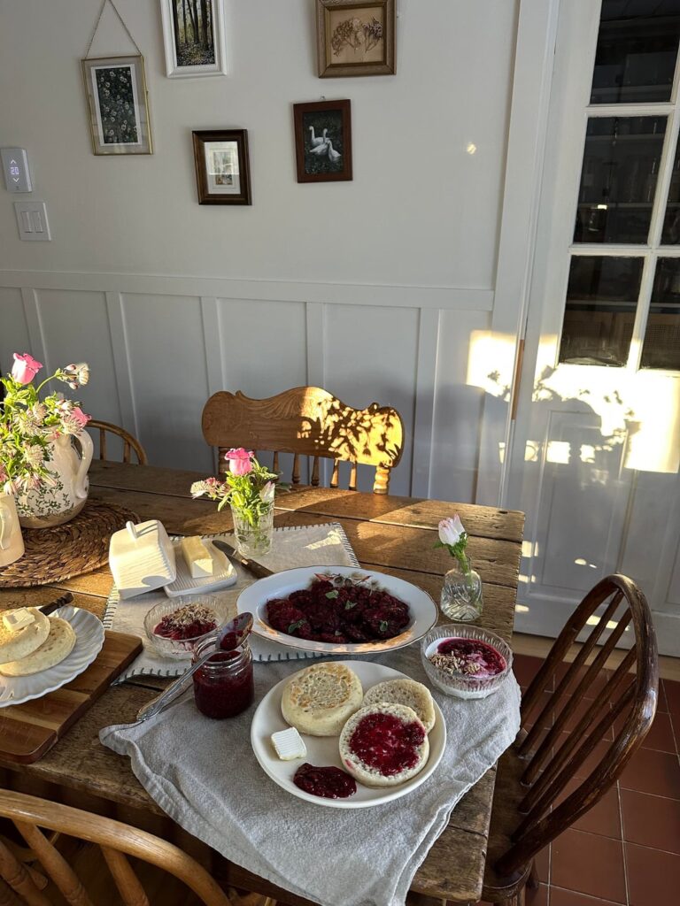 Vegan crumpets for my vegan friend 🥰💕 breakfast or brunch idea