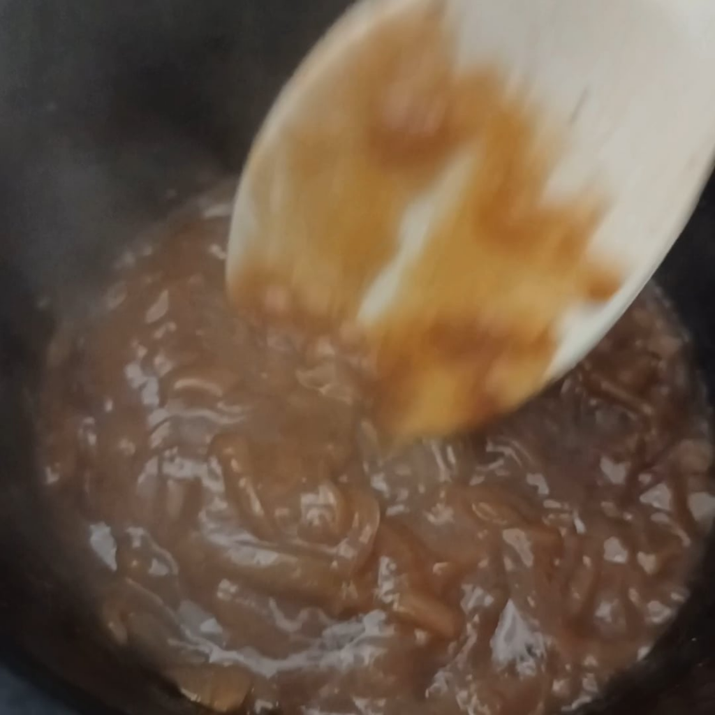 Slow cooked onion gravy always hits different