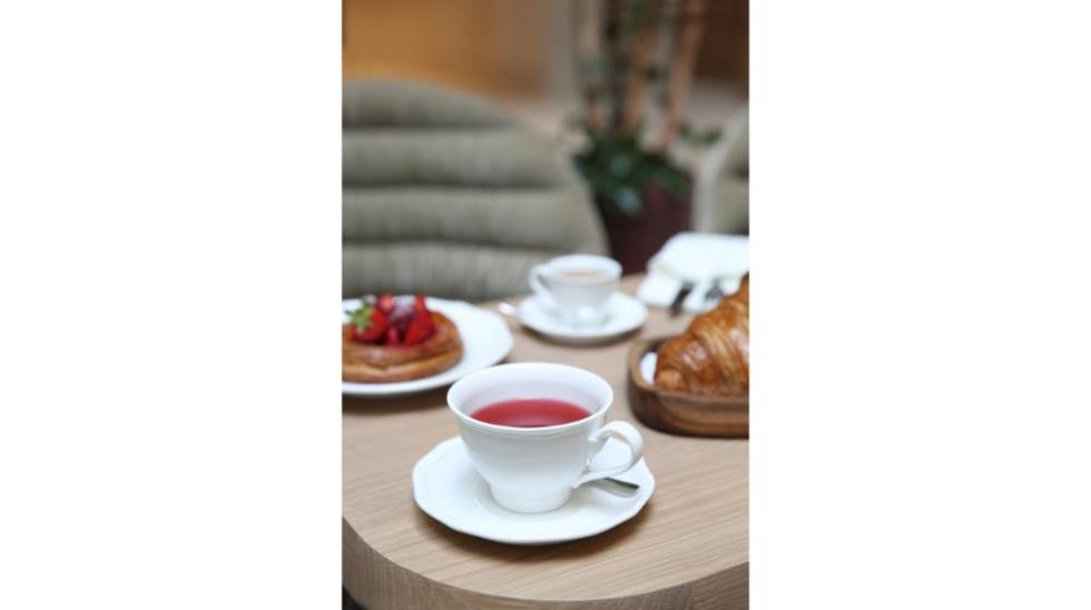 5407336165088954 Vetrina Tea