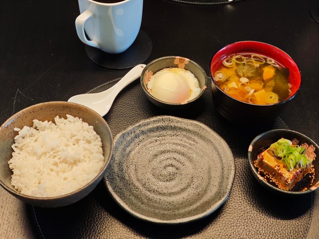 Simple Japanese / Korean mix-style breakfast 🤤