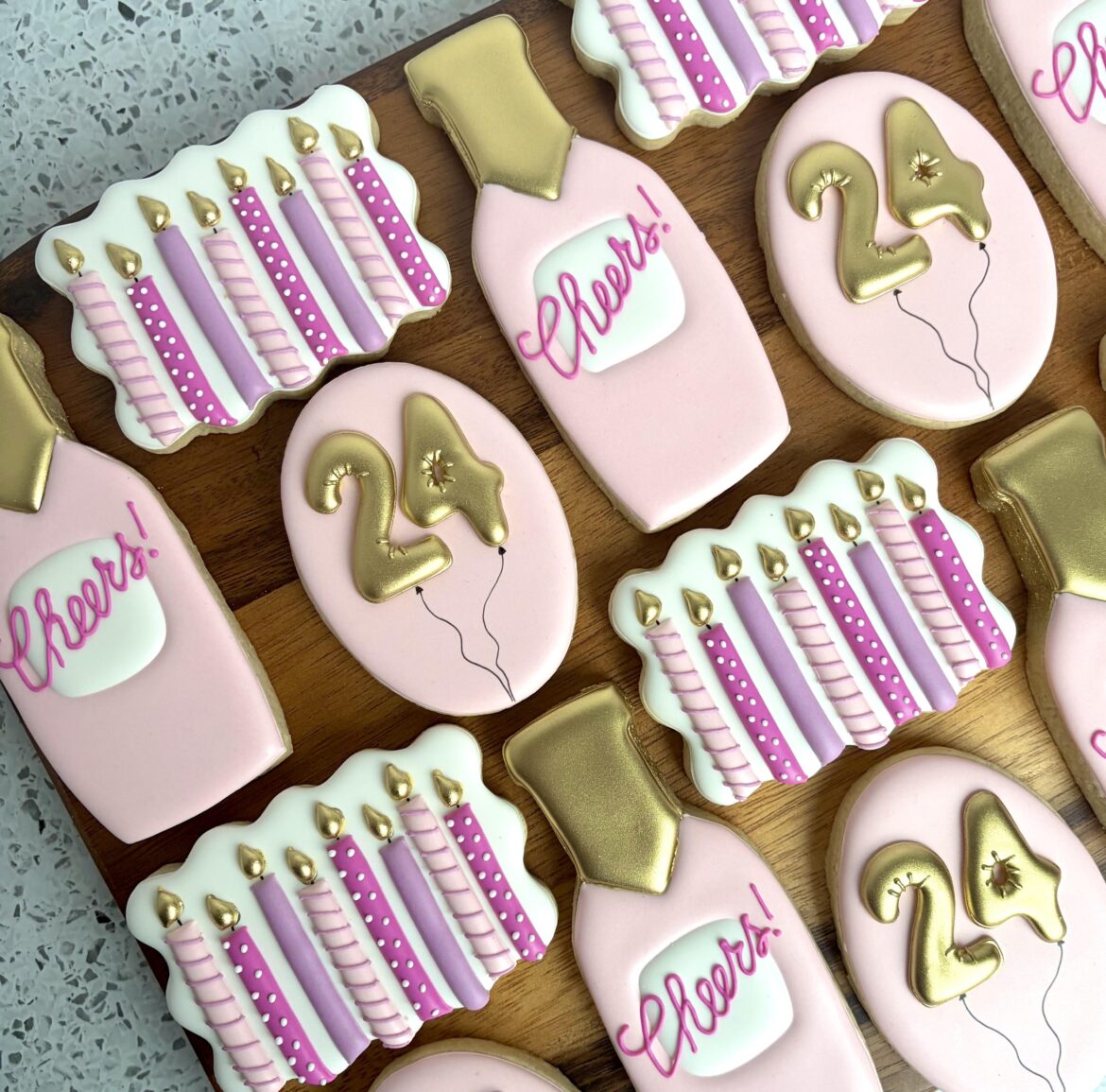 A simple set for a cookie loving birthday girl 🍷 🎈 🎂