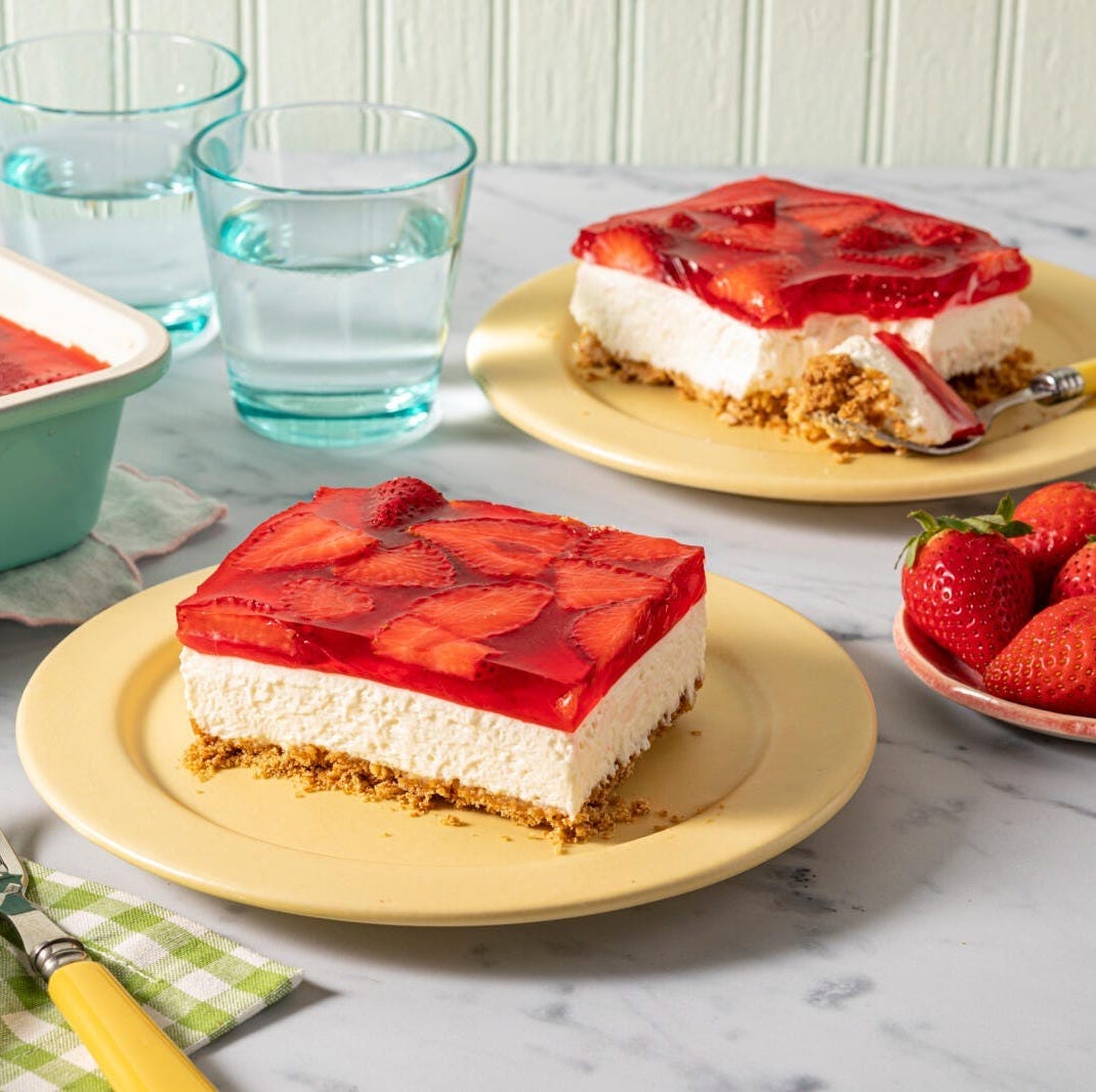 southern church strawberry pretzel salad