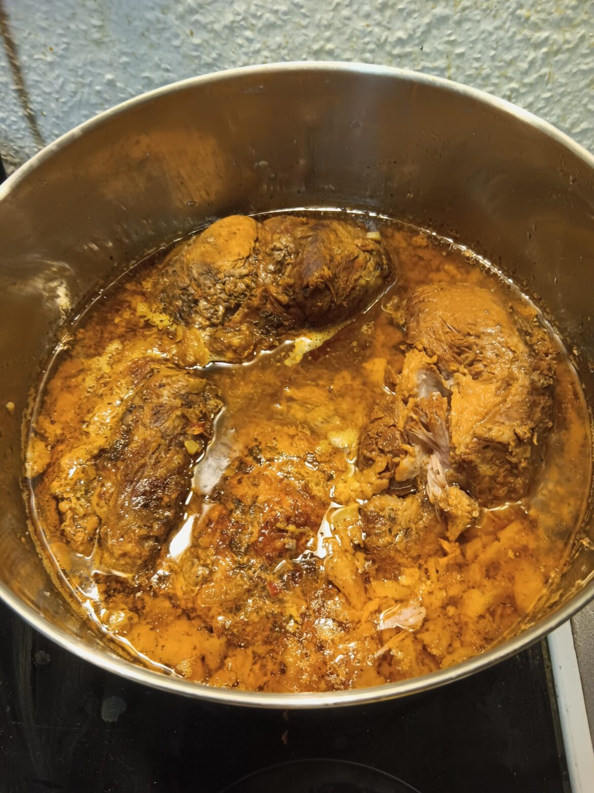 Not as fancy as the other stuff posted here: this is ~5kg of pulled pork i made today, will freeze it in thin plates to break off of for soups, fried rice, sauces, and so on. very efficient and easy preparation for ~1 year.