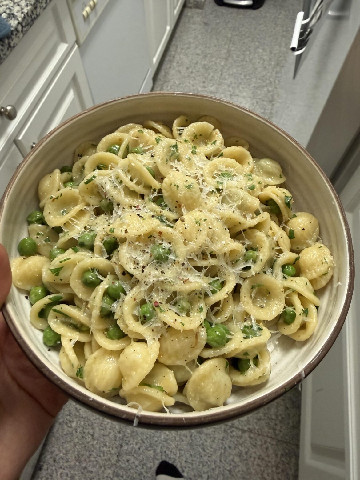 [homemade] Orecchiette with peas and garlic