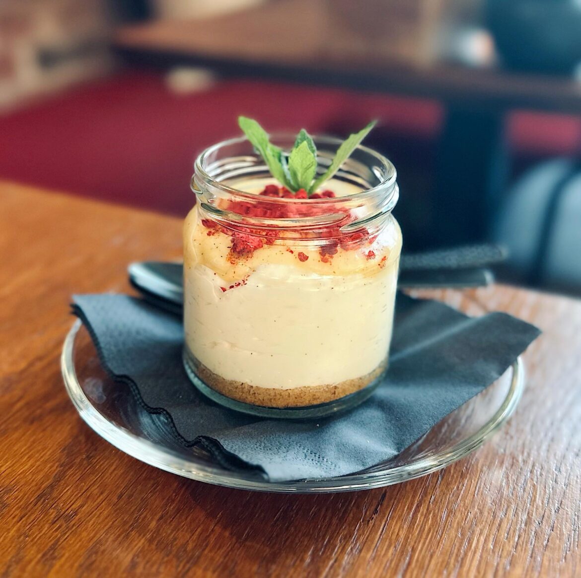 Lemon cream cheesecake