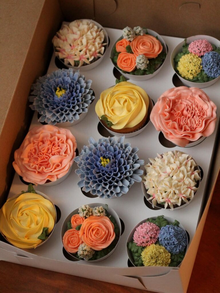 Trying to manifest spring with these pastel floral cupcakes