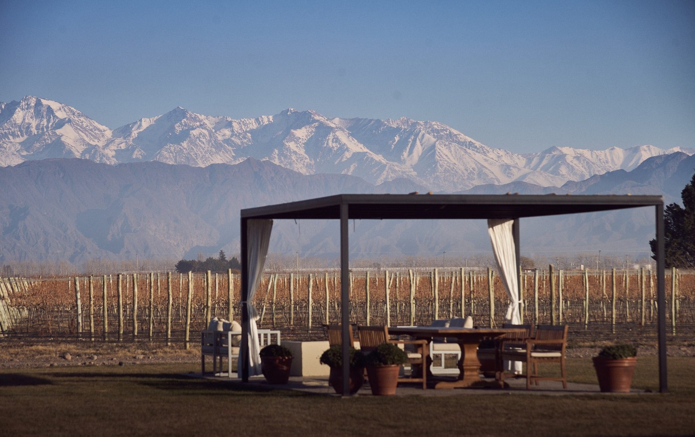 The omnipresent snowy peaks in Mendoza. © Ruca Malen