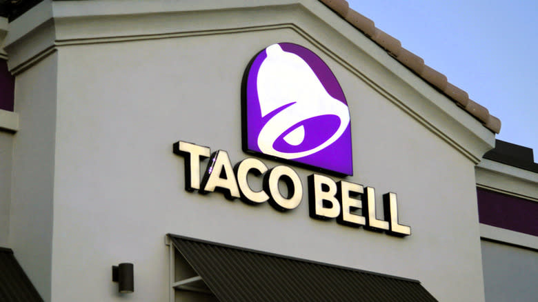 Taco Bell restaurant storefront