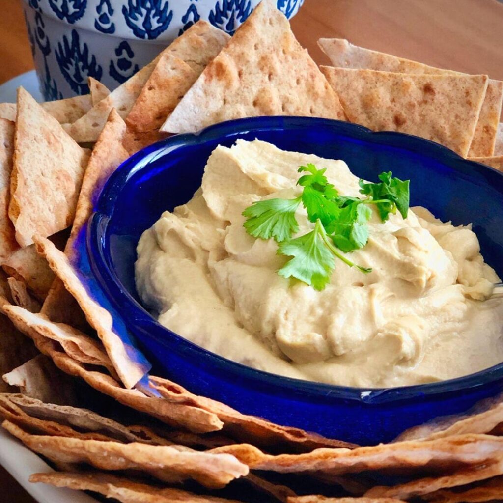 Heavenly Homemade Hummus 🌱 it's that good.