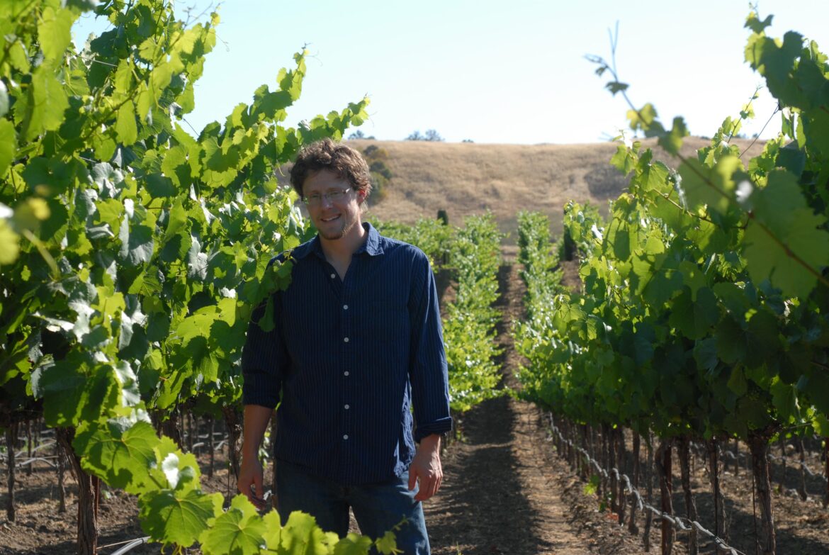 Sonoma winemaker, Pinot-obsessed, new to the community. AMA.