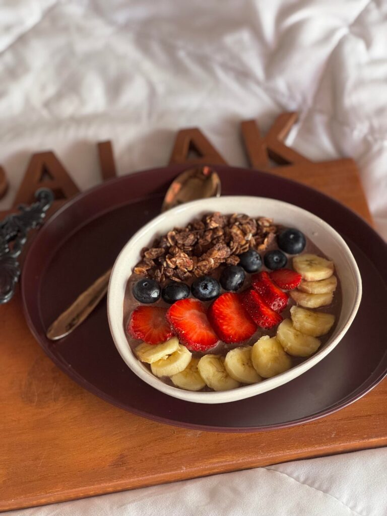 Breakfast - protein dark chocolate oats with fruits & granola ( 340 cals), lunch- pasta salad ( 40gm pasta with veggies& dressing~350cals), dinner- (rice with chickpea curry & soy skewers ~400cals) ( had 2 cups of chai as well, not pictured)